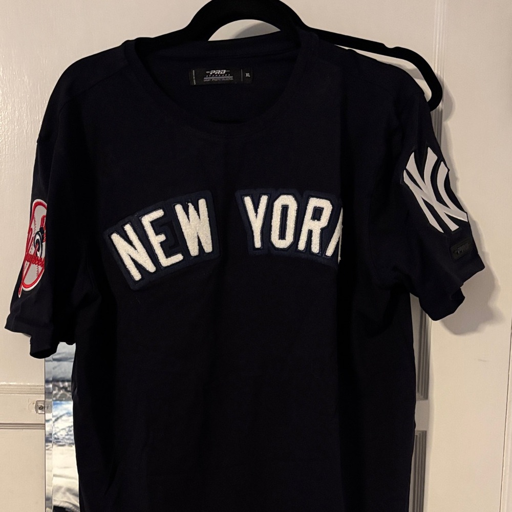 New York Black Short Sleeve Tee